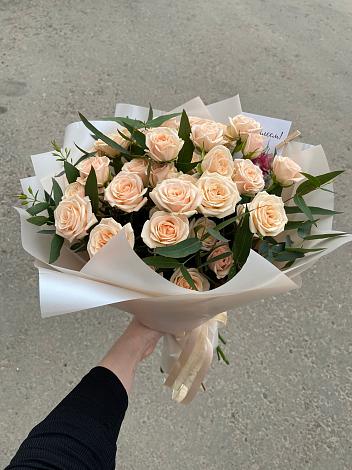 Букет Кремовые розы Латте в Чисмену